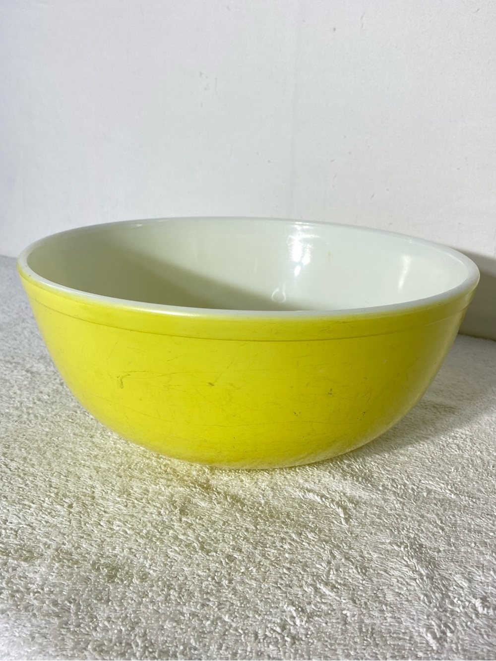 Vintage PYREX #404 Primary Yellow Nesting Mixing Bowl 4 Qt Made in USA